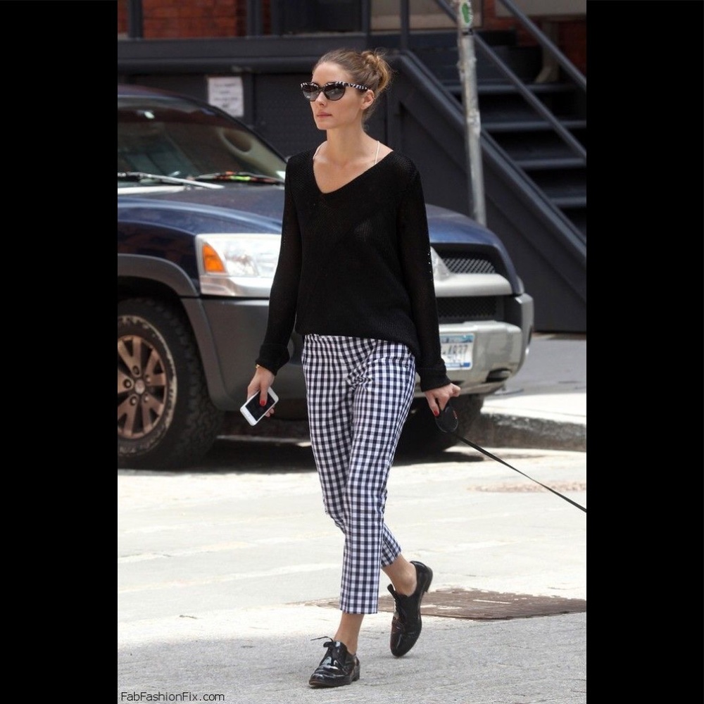 BRAND NEW Theory Adrianna feather weight cashmere